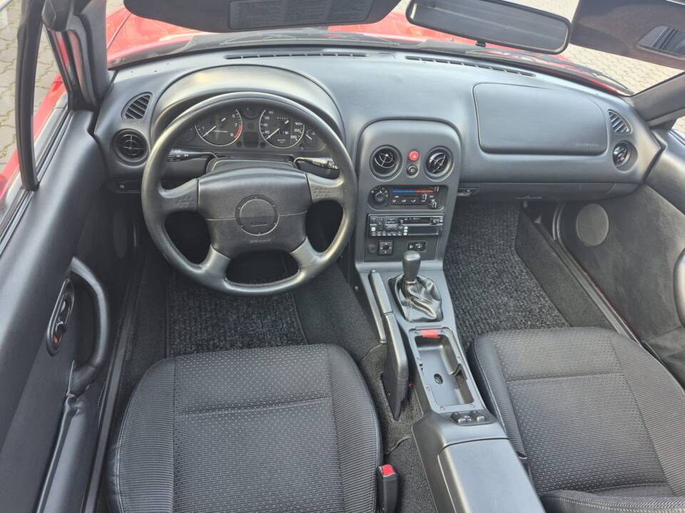 Image 21/56 de Mazda MX-5 1.8 (1995)