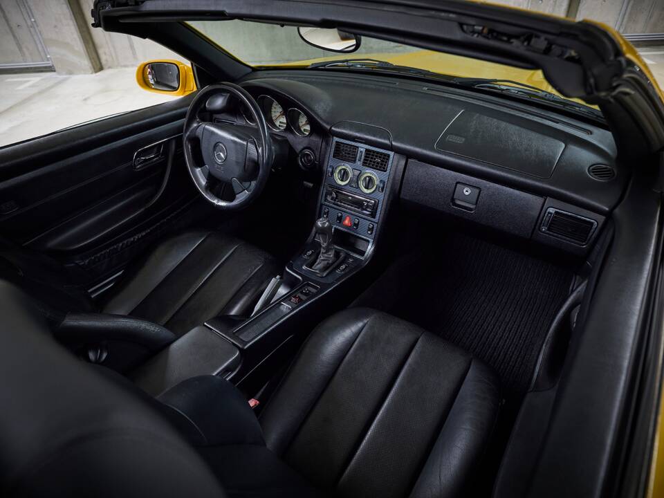 Image 59/100 de Mercedes-Benz SLK 230 Kompressor (1999)