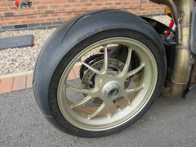 Bild 36/46 von Ducati 1098 R (2008)