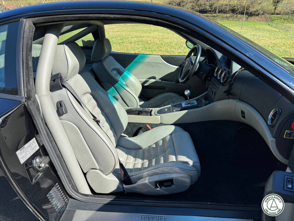 Immagine 15/31 di Ferrari 550 Maranello (1998)