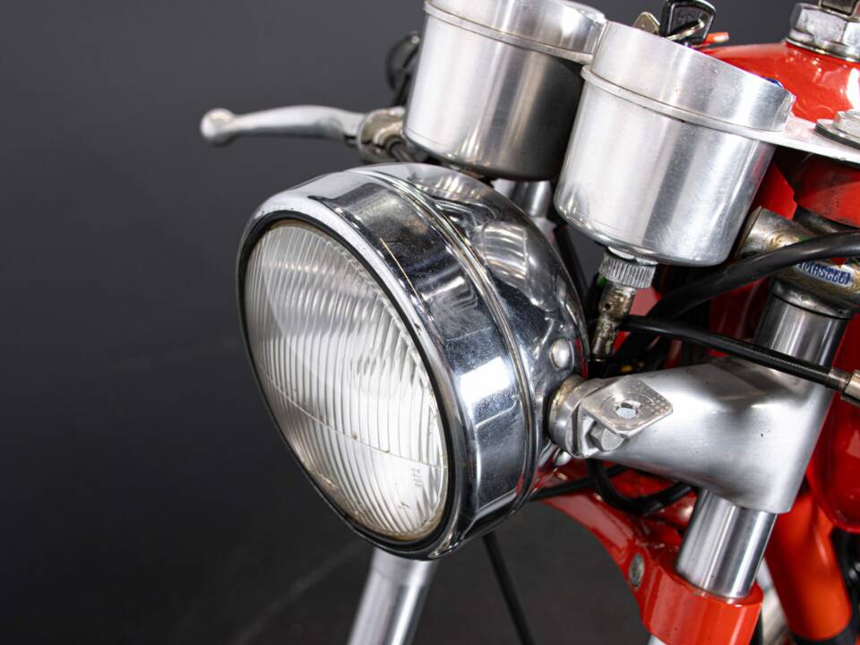 Image 45/50 of MV Agusta 350 S (1972)