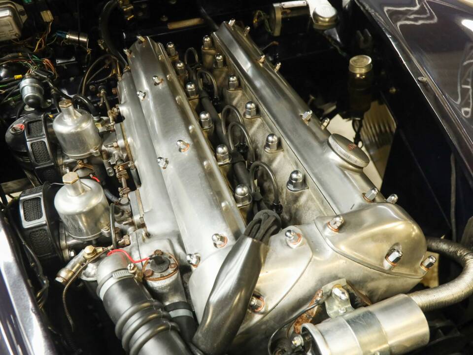 Image 31/50 of Jaguar XK 140 DHC (1955)