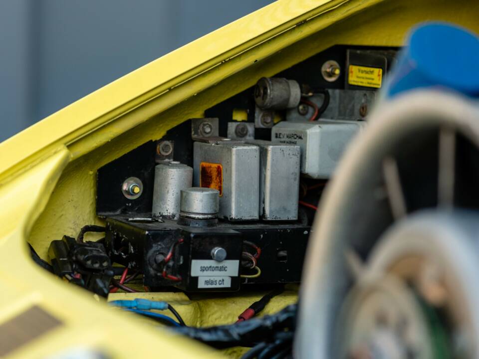 Image 46/48 of Porsche 911 2.2 T (1971)