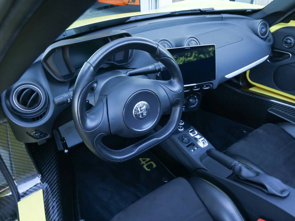 Image 46/50 of Alfa Romeo 4C Spider (2018)