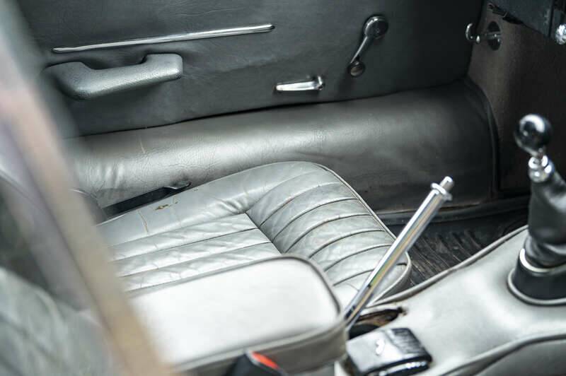Image 20/50 de Jaguar E-Type (1968)