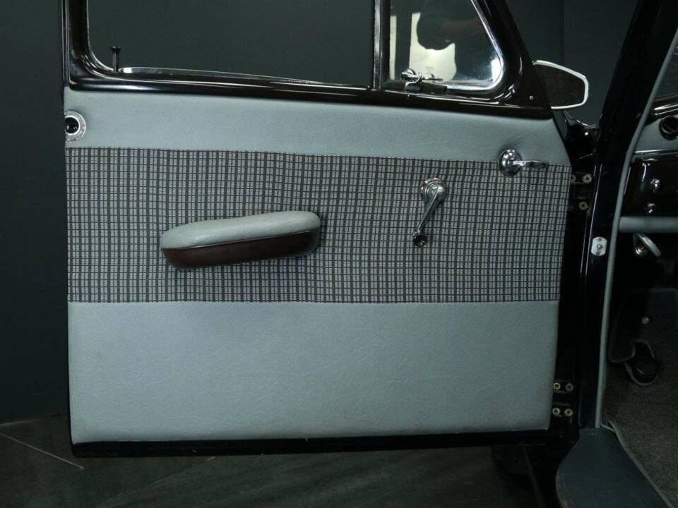 Bild 12/49 von Mercedes-Benz 180 D (1956)