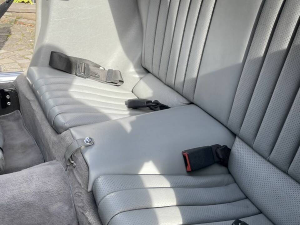 Immagine 28/56 di Mercedes-Benz 500 SL (1985)