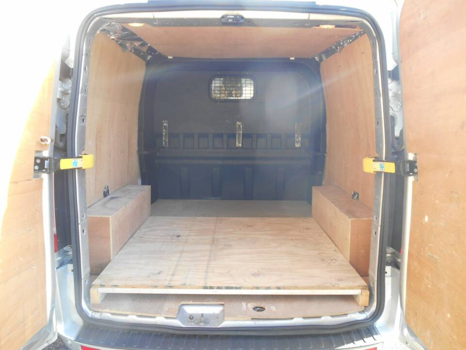 Immagine 8/9 di Ford Transit 2.0 TDCI (2017)