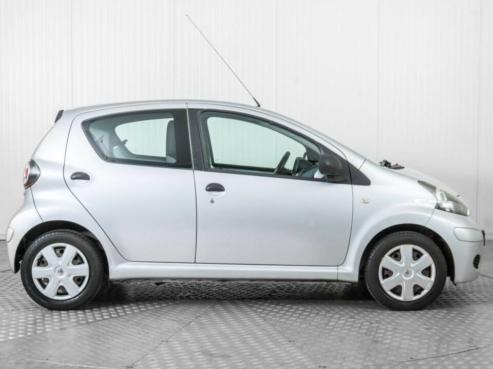 Image 10/48 of Toyota Aygo (2010)