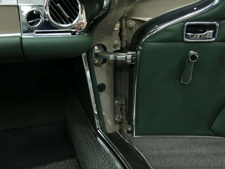Image 29/50 de Mercedes-Benz 280 SL (1970)