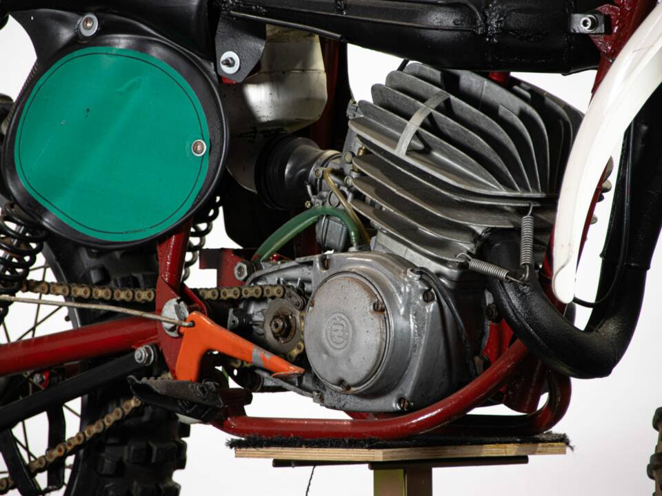 Image 24/38 of CZ 250 Moto Cross (1970)