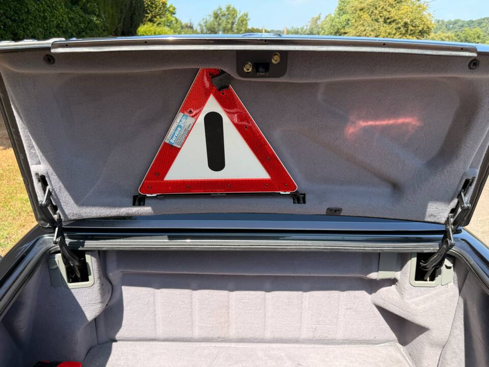 Immagine 25/29 di Mercedes-Benz 500 SL (1992)
