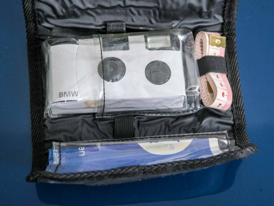 Bild 45/50 von BMW Z3 1.9i (2000)