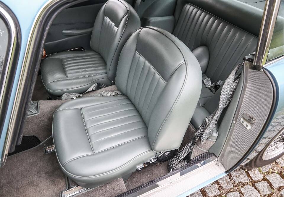 Afbeelding 22/30 van Aston Martin DB 4 (1959)