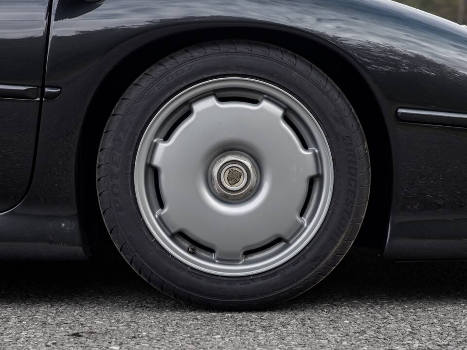 Image 6/60 of Jaguar XJ 220 (1992)
