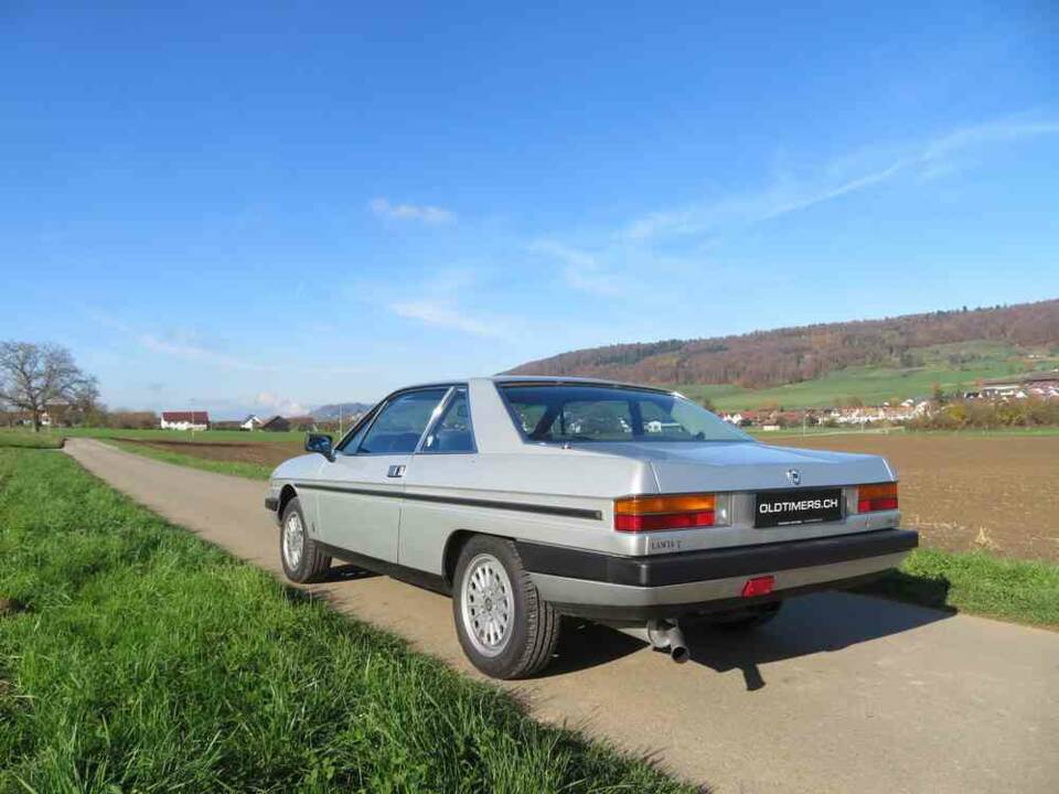 Image 2/18 of Lancia Gamma Coupe 2500 I.E. (1981)