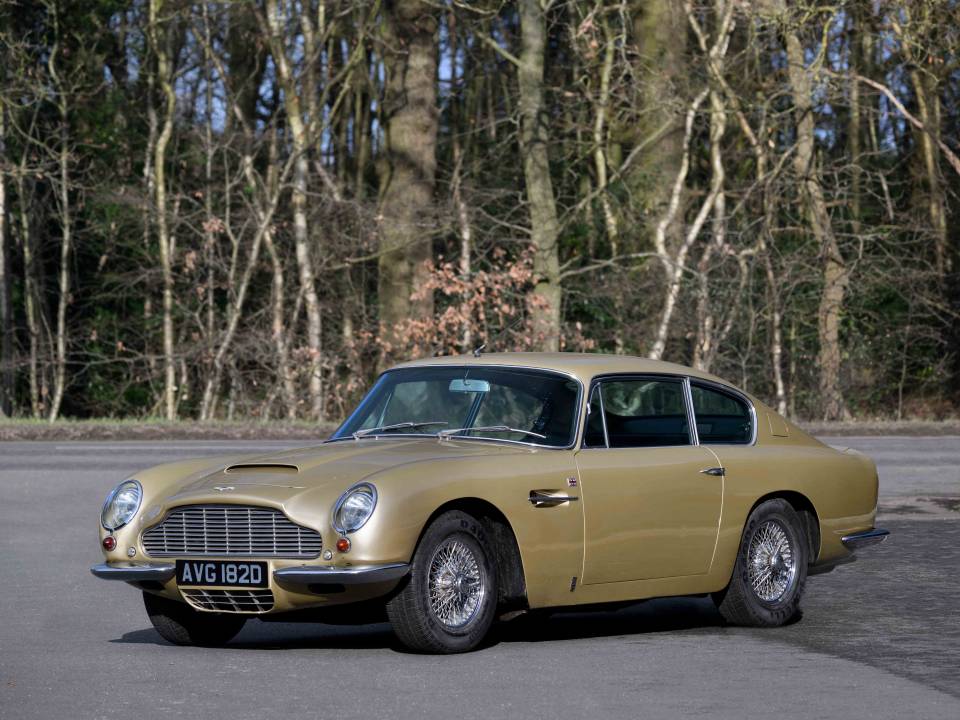Image 1/8 of Aston Martin DB 6 (1966)