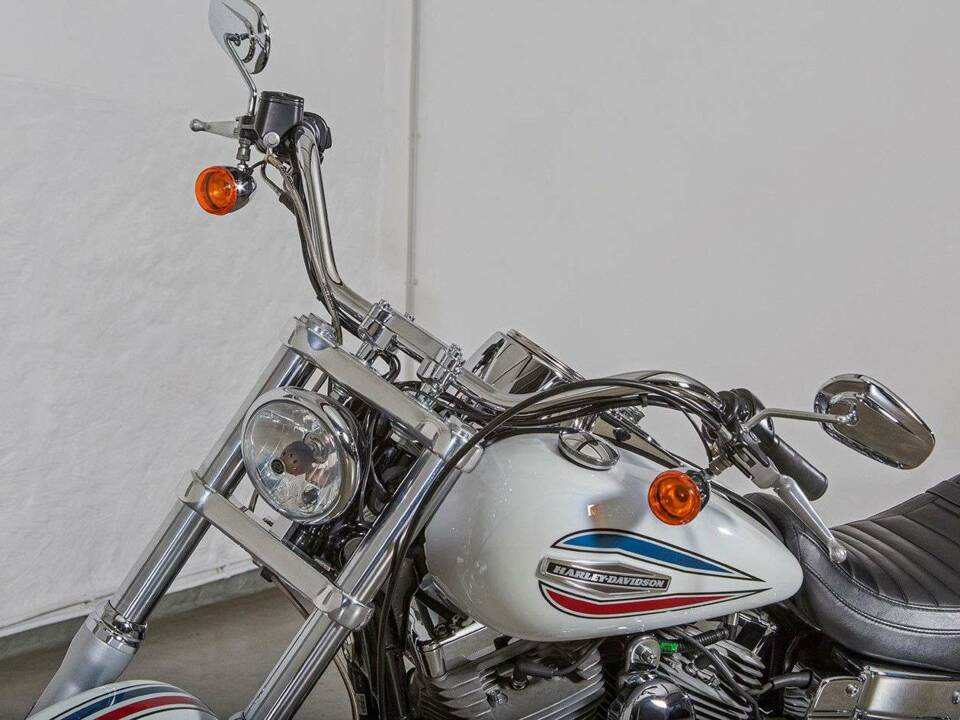 Image 17/31 of Harley-Davidson DUMMY (2005)