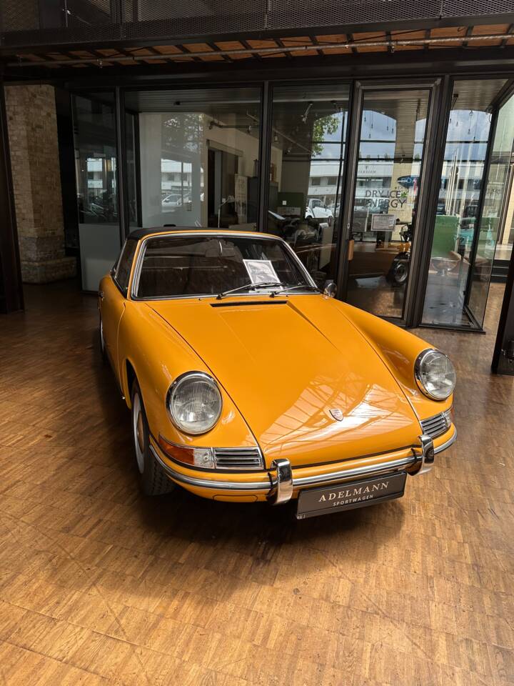Image 2/25 of Porsche 912 (1967)