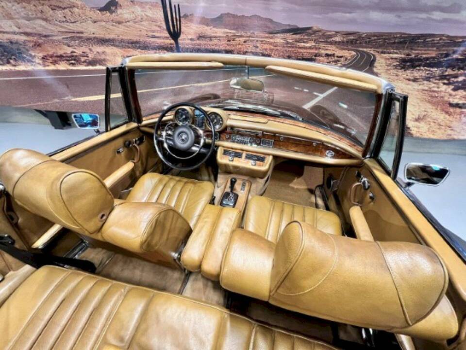 Bild 20/36 von Mercedes-Benz 280 SE 3,5 (1970)