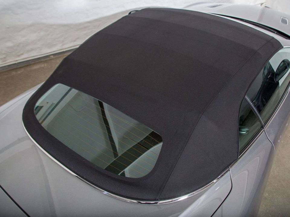 Image 17/20 of Aston Martin DB 9 GT Volante (2017)