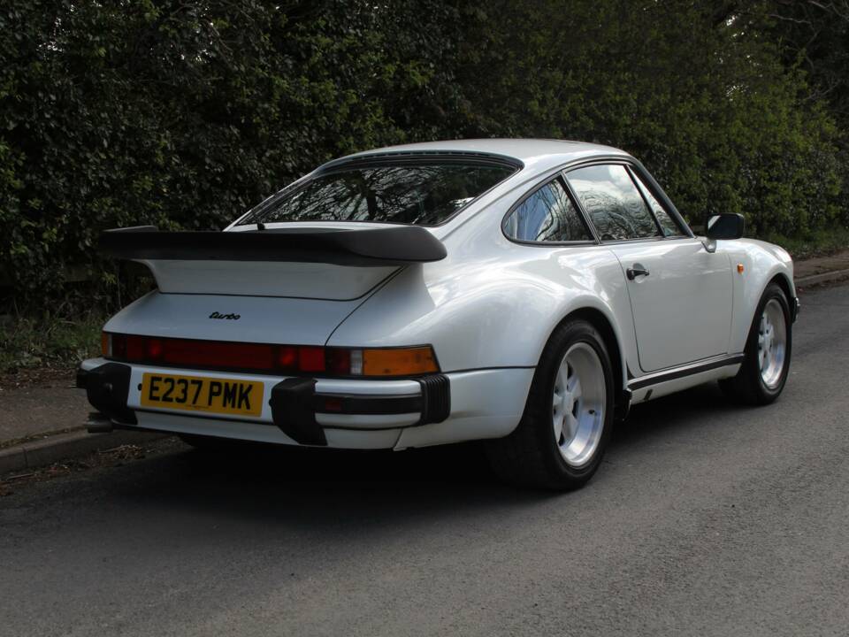 Image 6/19 of Porsche 911 Turbo 3.3 (1988)