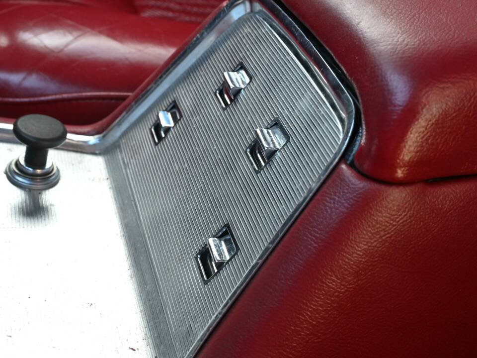 Image 31/50 of Jaguar XJ 6 4.2 (1971)