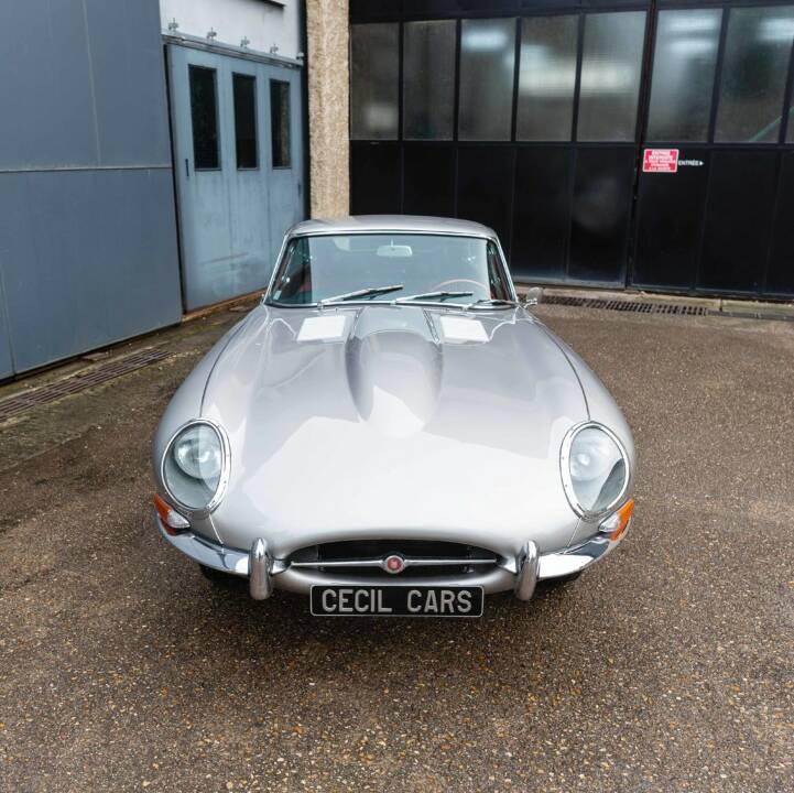 Image 7/50 of Jaguar E-Type 4.2 (1965)