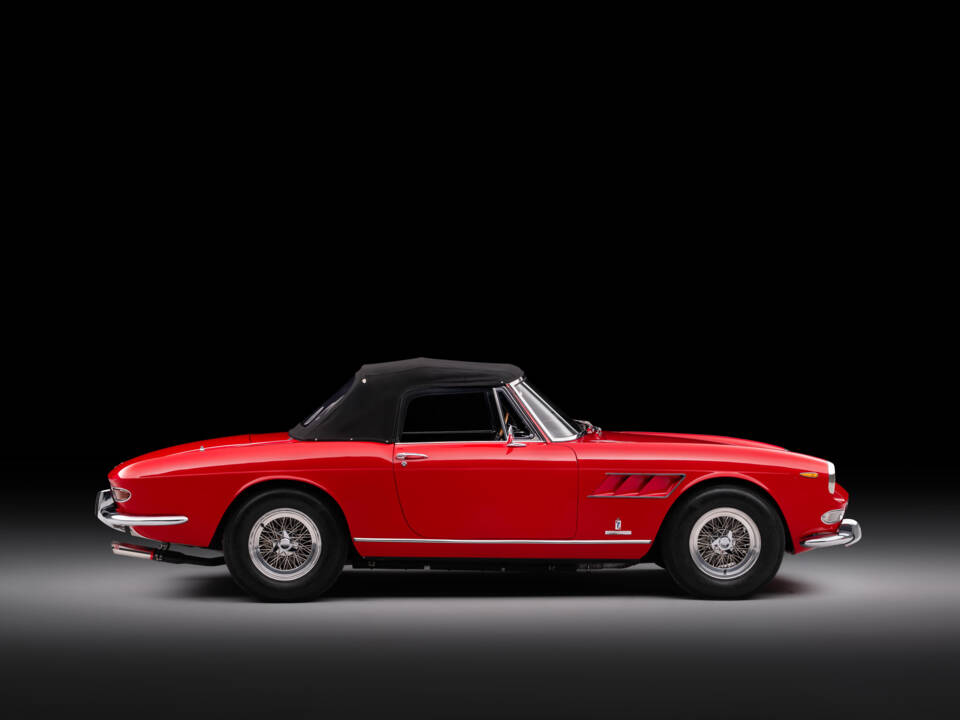 Image 6/28 of Ferrari 275 GTS (1965)