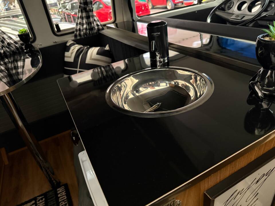 Image 16/17 of Volkswagen T2c Combi (1991)