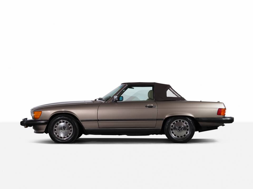 Image 2/50 of Mercedes-Benz 560 SL (1988)