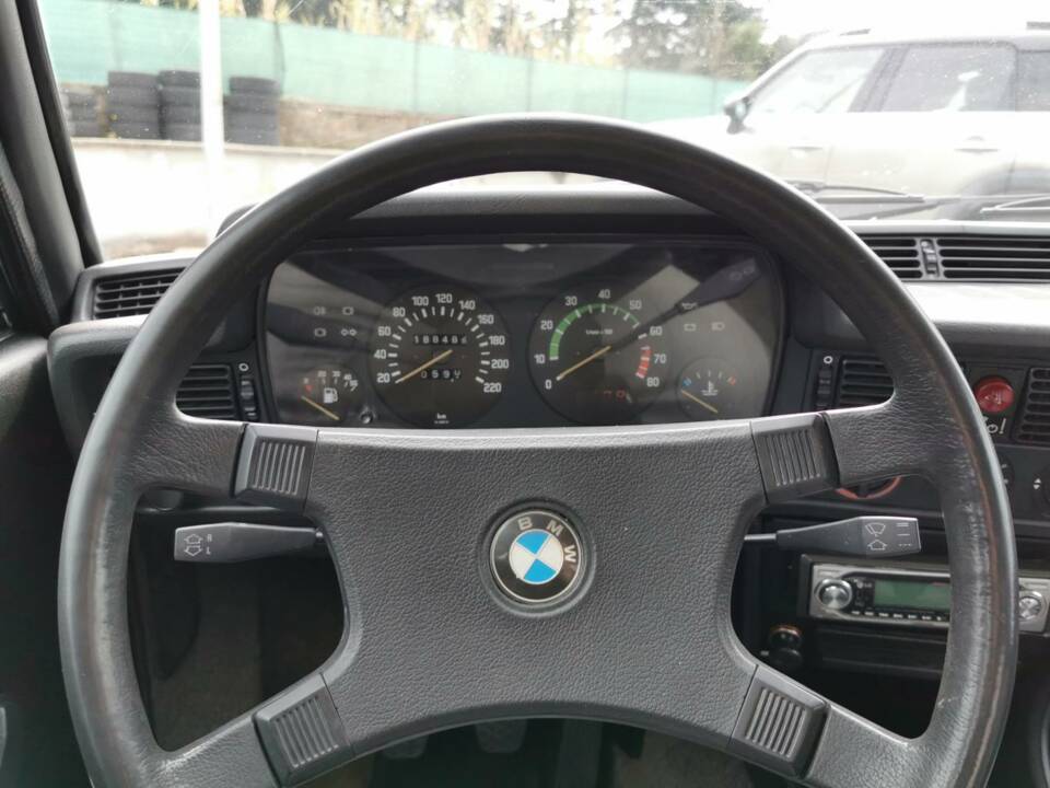 Image 6/34 of BMW 320 Baur TC (1981)