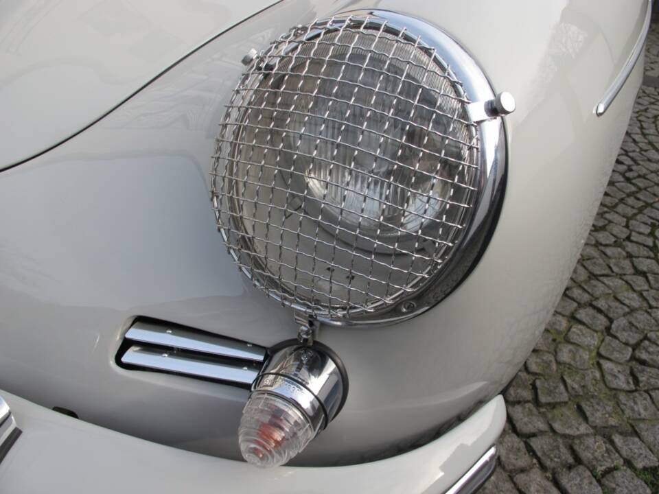 Image 38/100 of Porsche 356 B 1600 Super (1961)