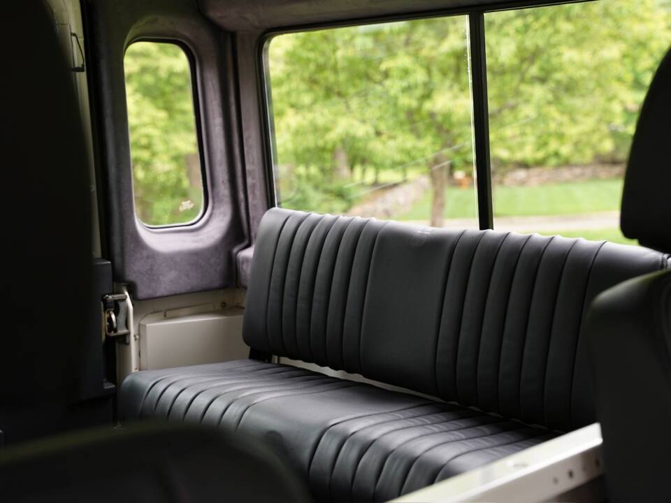 Image 79/96 of Land Rover Defender 90 (1995)