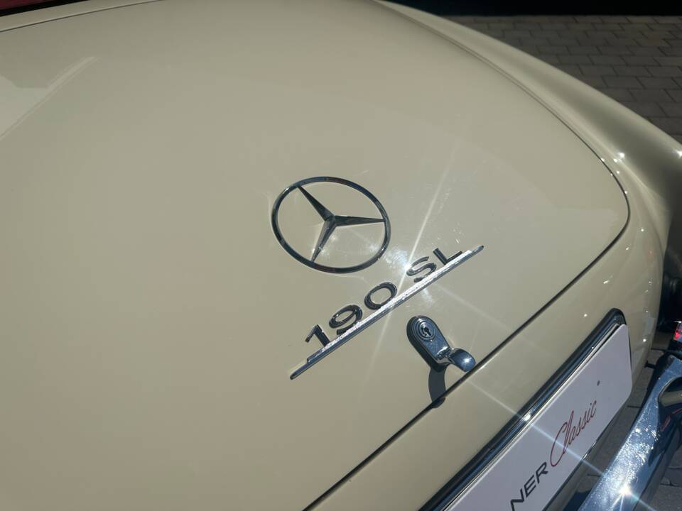 Image 25/30 of Mercedes-Benz 190 SL (1960)