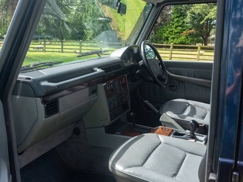 Bild 49/50 von Mercedes-Benz 300 GE (lang) (1995)
