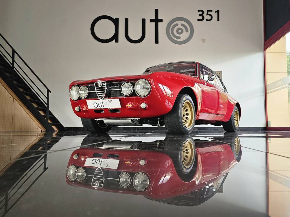 Image 1/17 of Alfa Romeo 2000 GT Veloce (1972)