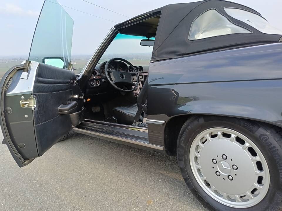 Image 8/11 of Mercedes-Benz 300 SL (1988)
