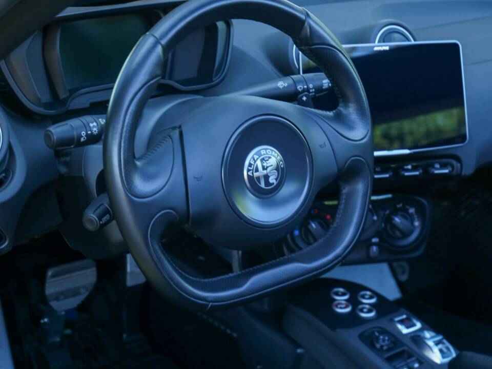 Image 40/50 of Alfa Romeo 4C Spider (2018)