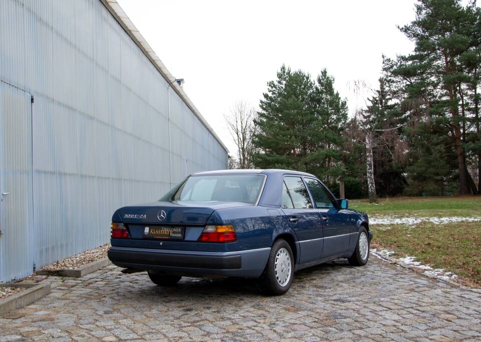 Bild 12/25 von Mercedes-Benz 300 E-24 (1991)