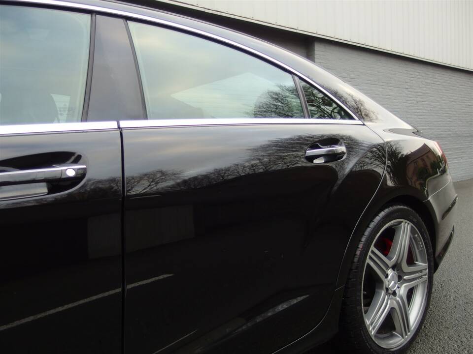 Image 22/97 of Mercedes-Benz CLS 63 AMG S 4MATIC (2013)
