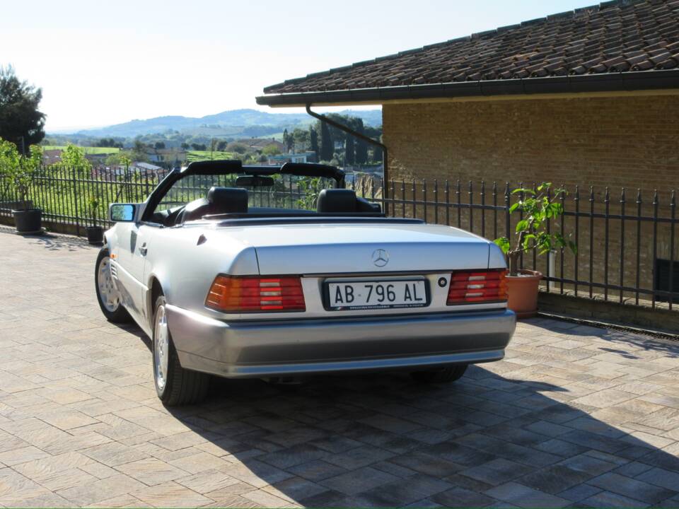 Image 5/39 of Mercedes-Benz SL 320 (1994)