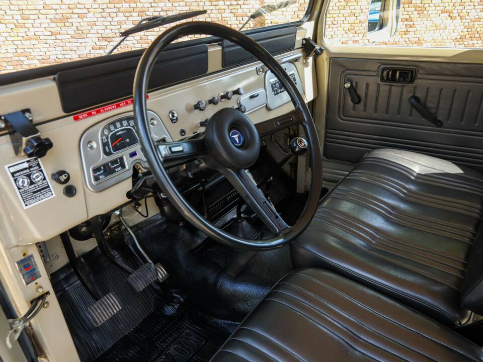 Bild 45/50 von Toyota Land Cruiser BJ 40 (1977)
