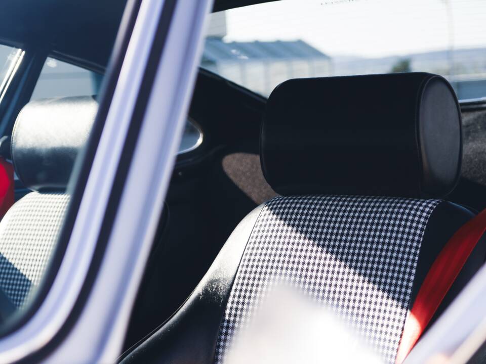 Bild 30/48 von Porsche 911 2.7 (1974)