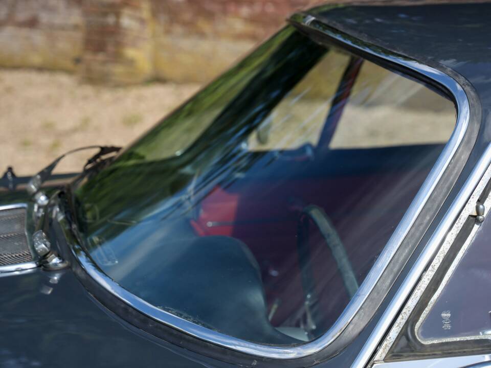 Image 21/50 de Volvo 1800 S (1966)