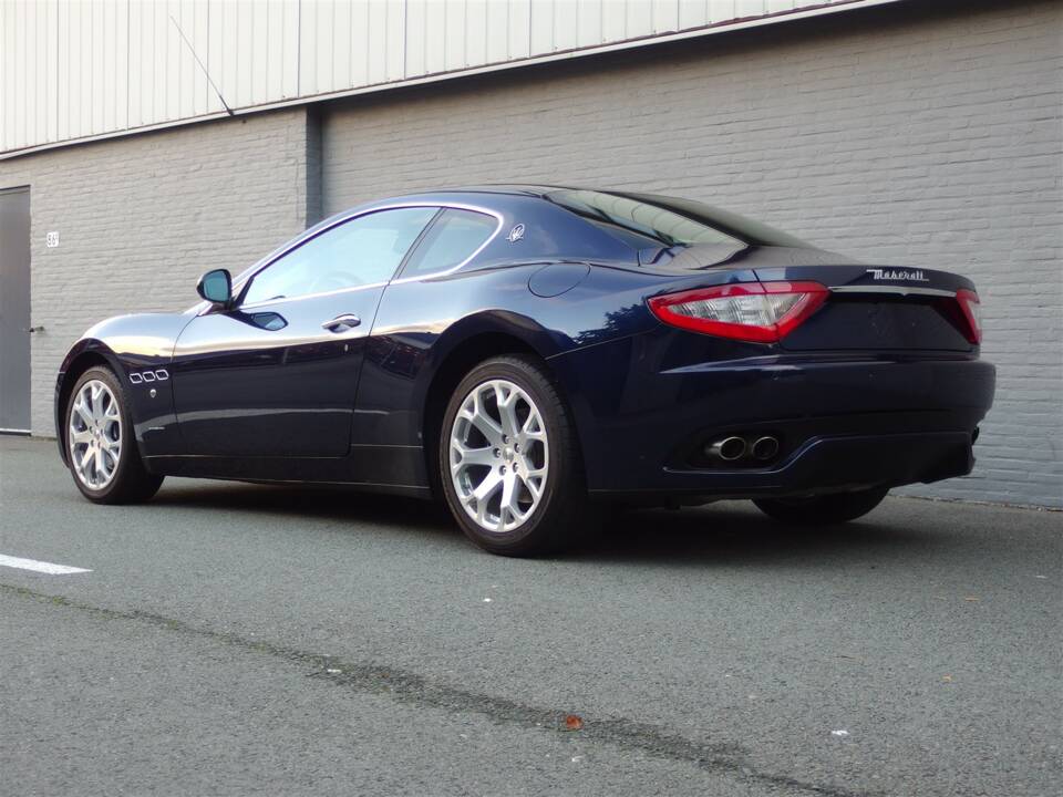 Image 3/99 of Maserati GranTurismo 4.2 (2008)