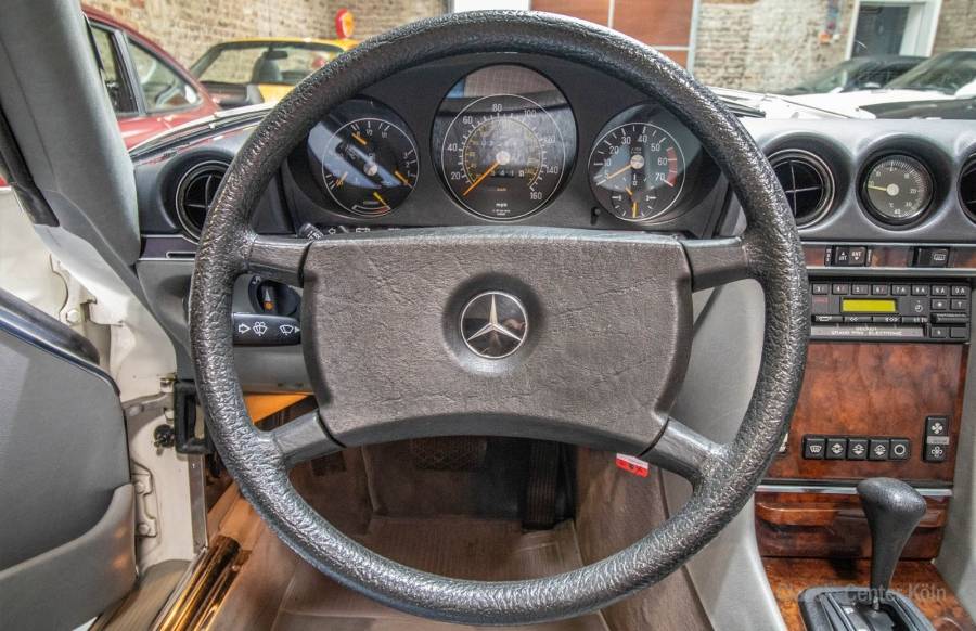 Bild 13/27 von Mercedes-Benz 380 SL (1984)