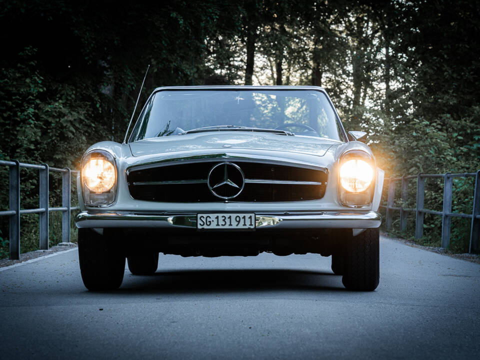 Image 13/15 of Mercedes-Benz 280 SL (1970)