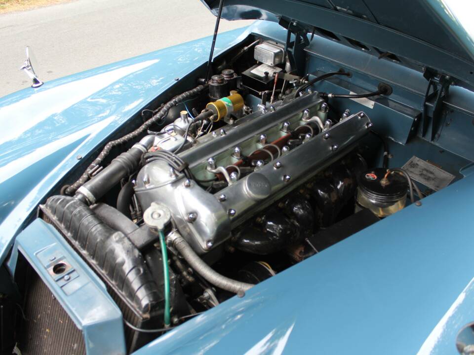 Image 14/16 of Jaguar XK 150 FHC (1958)