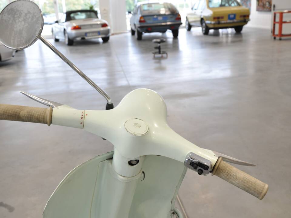 Bild 12/13 von Piaggio Vespa 50 N (1968)